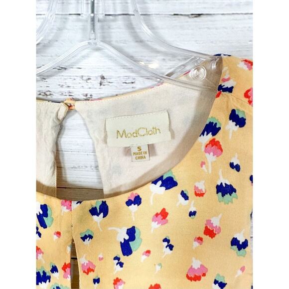 ModCloth Women's Keyhole Floral Sleeveless Tank Top Blouse Multi-Color Small - Picture 5 of 11